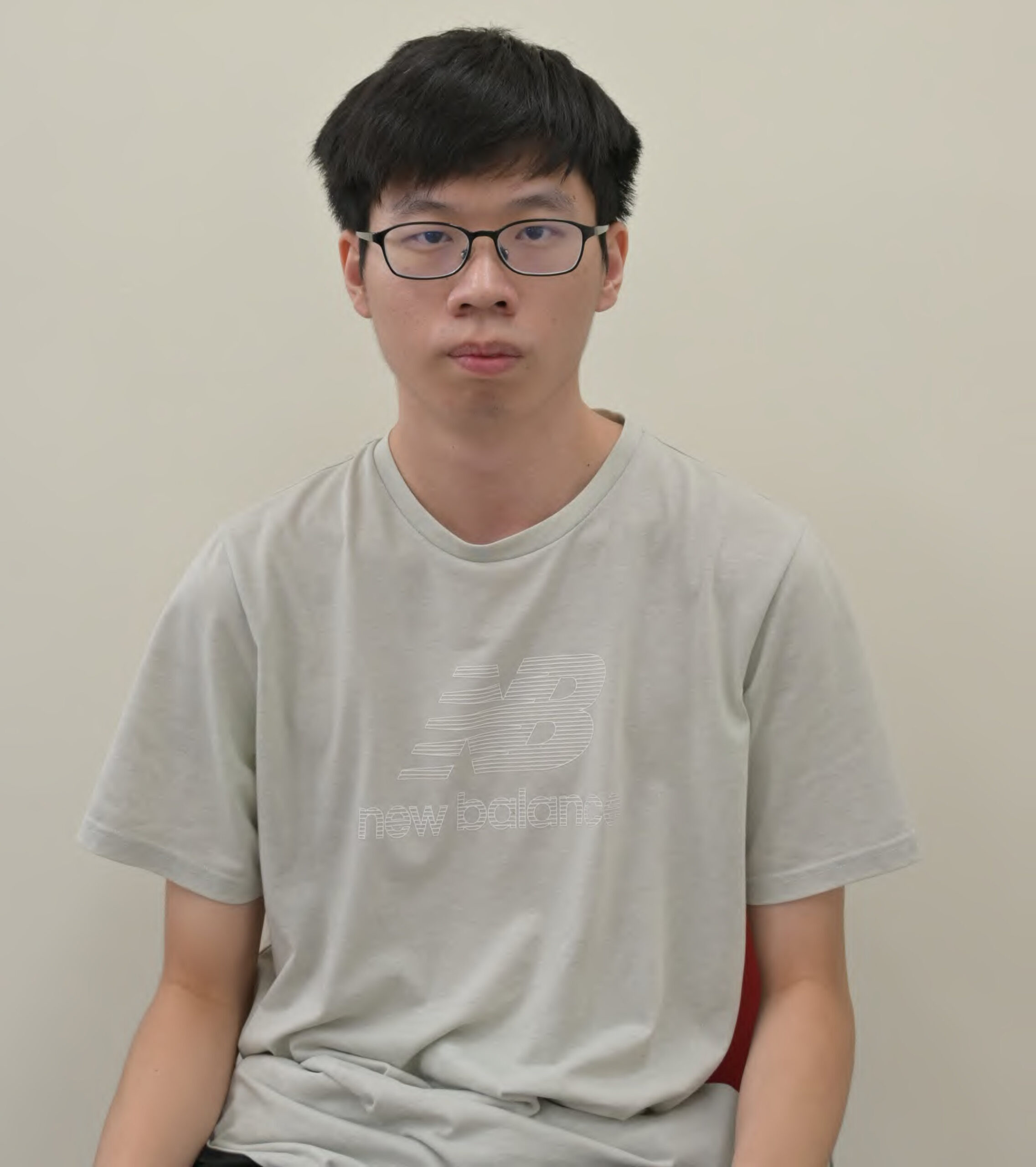 吳承威照片